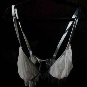 beautiful, sexy, vintage vibes bralette🖤🕸☁️💍